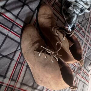 Attention Baylee Tan Faux Suede Lace-Up Wedge Booties Women's Size 9